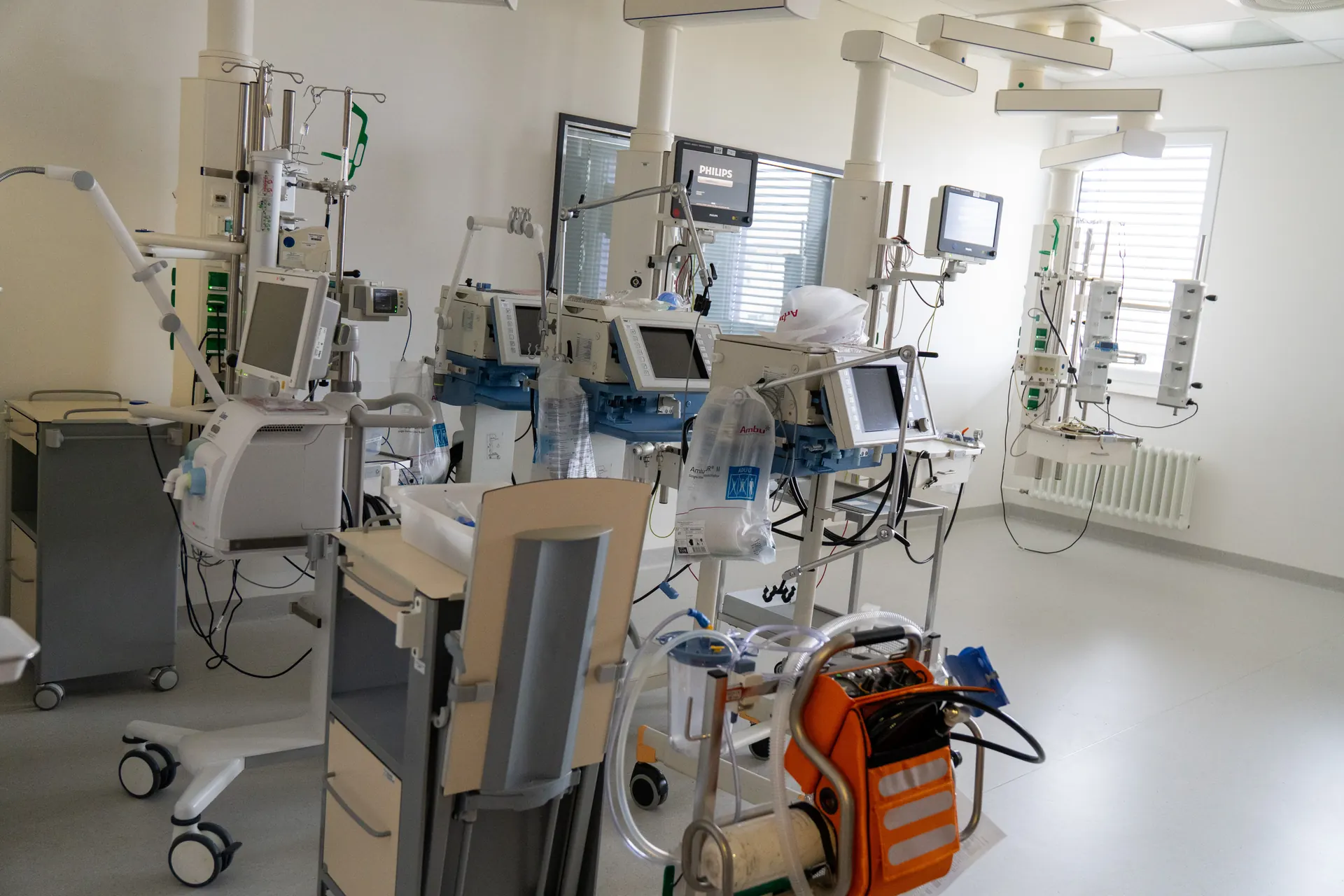 Mannau monitro gyda sgriniau yn Weight Doctors® Nationalklinik